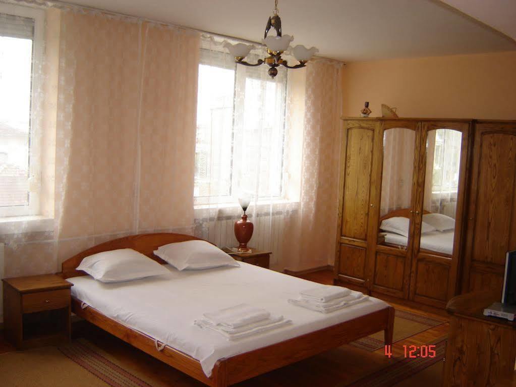 Kanclera Hotel Kaspichan Ngoại thất bức ảnh